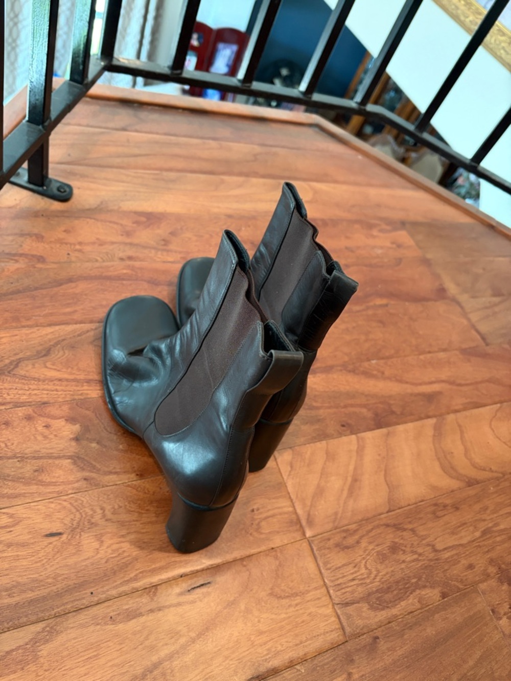 Authentic Gucci Vintage Brown Leather High Ankle Heeled Chelsea Boots Size 39.5 - Picture 10 of 11